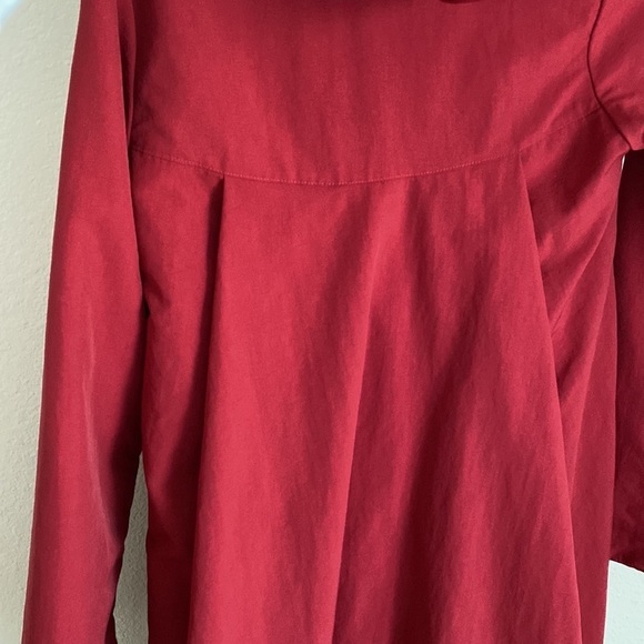 Evening Mist Raincoat in Crimson S - Picture 11 of 16